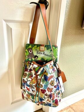 Dooney & Bourke Disney “Jungle Book” Bucket Tote AND Wallet! 🐒 🌴 🍌